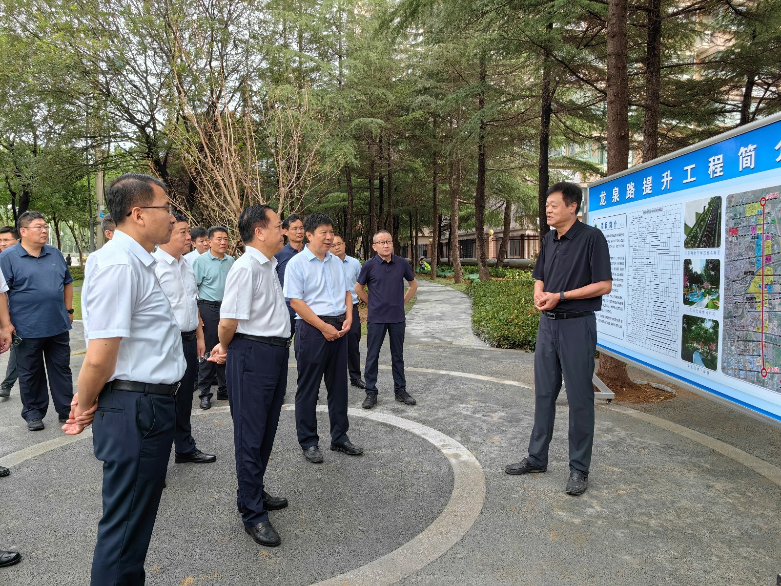 市領(lǐng)導王廣部、周剛到信華集團調研重點(diǎn)城建項目建設情況